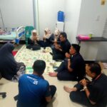 Wujud Rasa Solidaritas, Keluarga Besar PA Kisaran Berikan Semangat Kepada Pegawai Yang Sakit